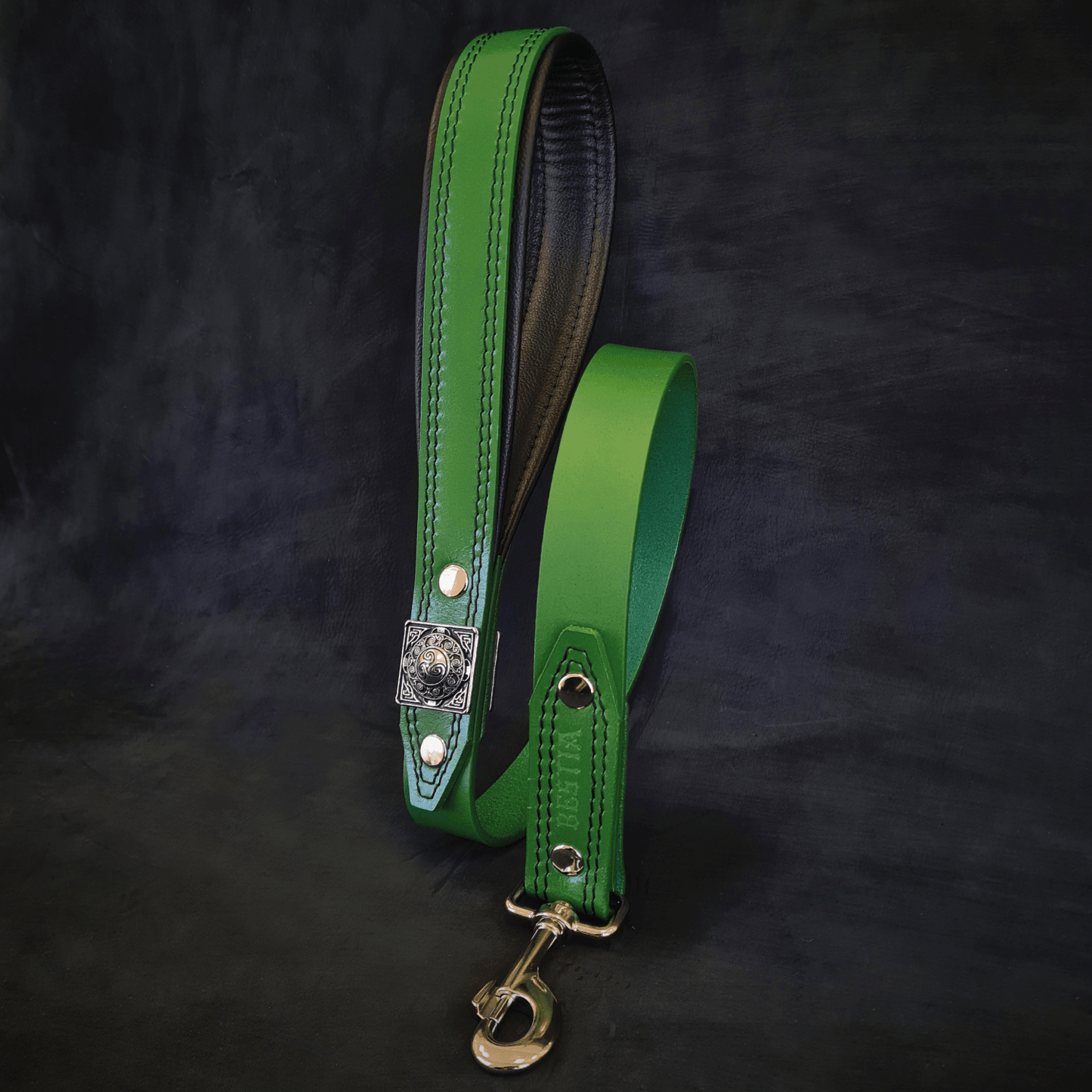 ''Eros'' leash GREEN-0