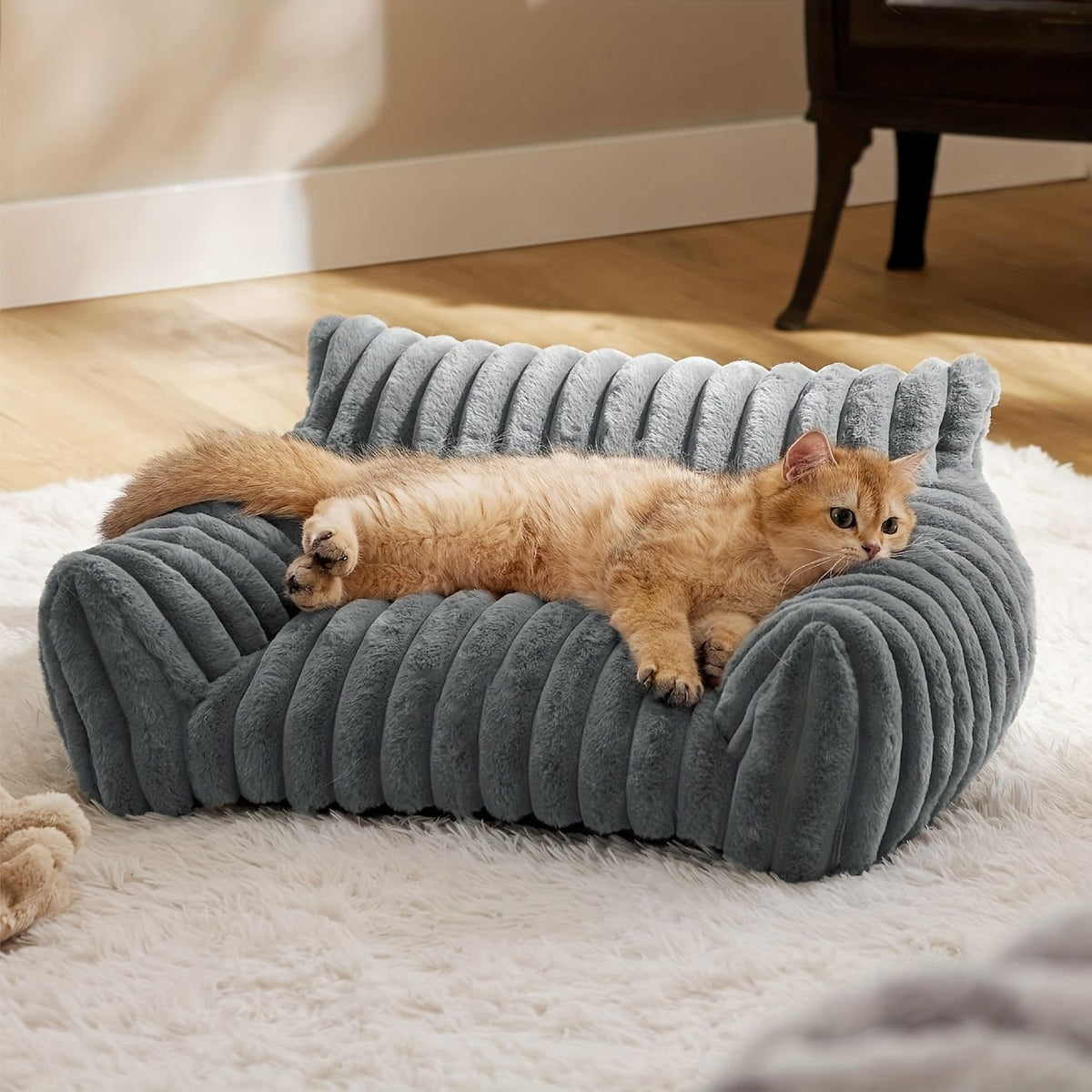 Cute pet cat sofa Standard S size - Puffy cat bed with high-quality soft velvet pile, indoor cat plush sofa bed, strong support and won't collapse