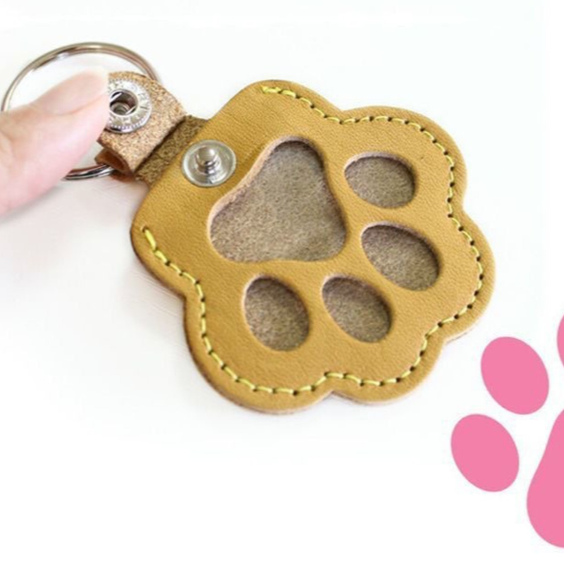 Round Paw Print Pet Hair Memorial Keychain, Leather Keepsake Charm for Dog & Cat Fur Storage - Gray