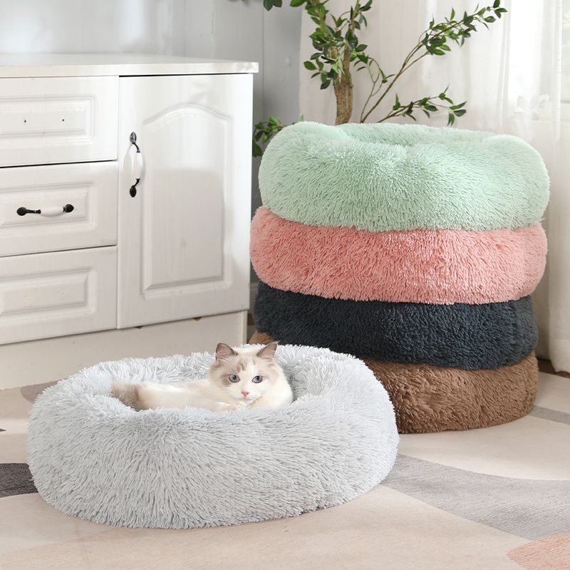 Plush Pet Nest Soft Donut Cat Bed – Cozy Round Couch for Cats and Small Dogs, Comfortable Sleeping Spot for Warmth and Deep Sleep, Suitable for Indoor Home Use (L, Grey)