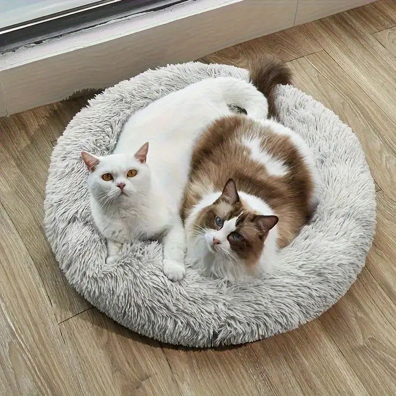 Plush Pet Nest Soft Donut Cat Bed – Cozy Round Couch for Cats and Small Dogs, Comfortable Sleeping Spot for Warmth and Deep Sleep, Suitable for Indoor Home Use (M, Grey)