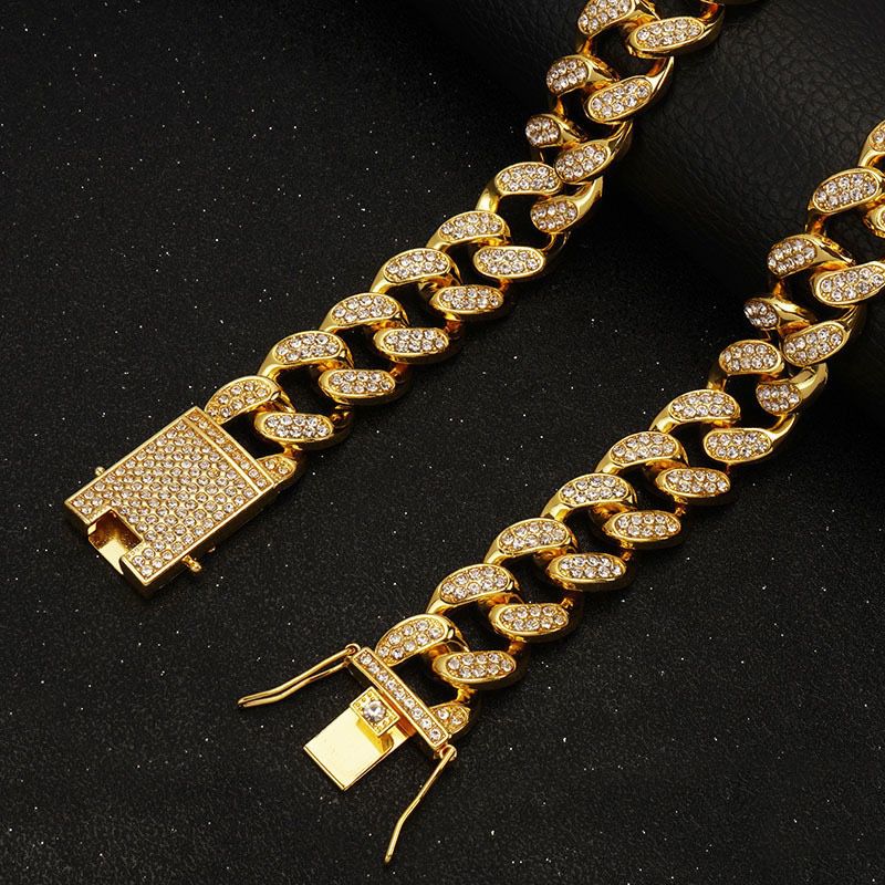 Sparkling Diamond-Studded Cuban Chain Pet Collar – Hip-Hop Bling Necklace for Cats and Small Dogs, Adjustable Fit, Gold, Silver, Rose Gold, or Pink Crystal Accents, Bold Fashion Statement for Your Furry Trendsetter (Gold, 25cm（10in）)
